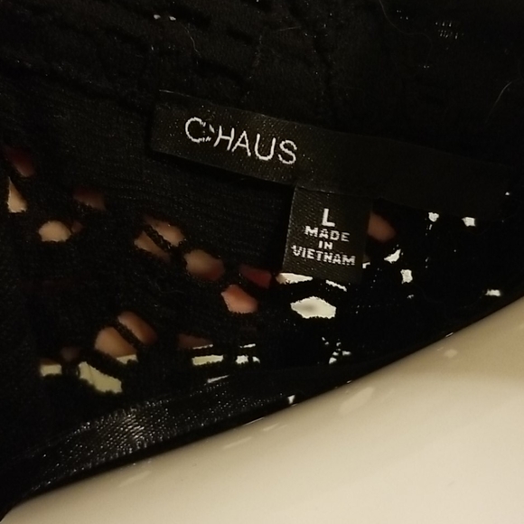 Chaus black lace cutout short sleeves top sz Large, EUC - Picture 3 of 9